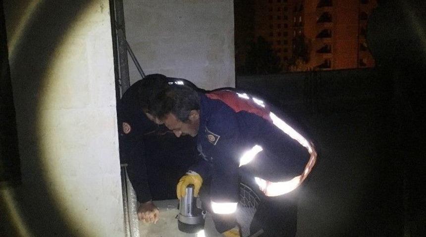 Havalandırma Boşluğuna Giren Kediyi İtfaiye Kurtardı