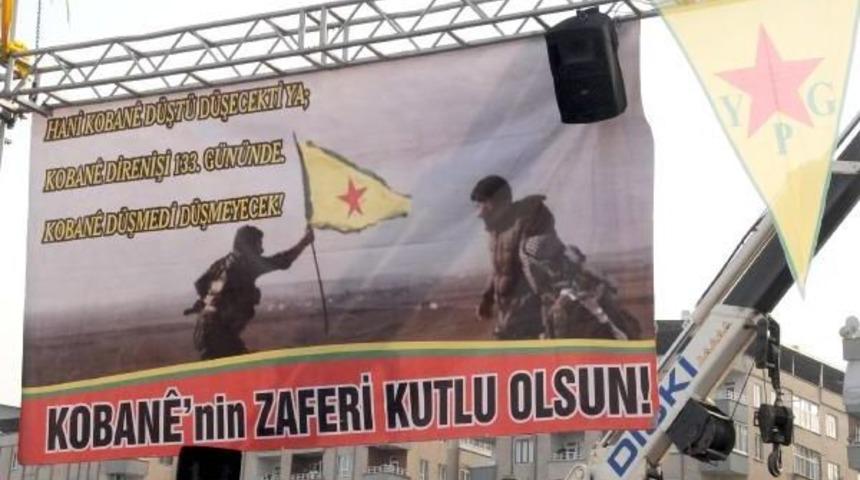 Diyarbakır'da Kobani Kutlamasına 20 Bin Kişi Katıldı
