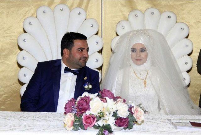 Vali Zorluoğlu İlk Kez Nikah Kıydı