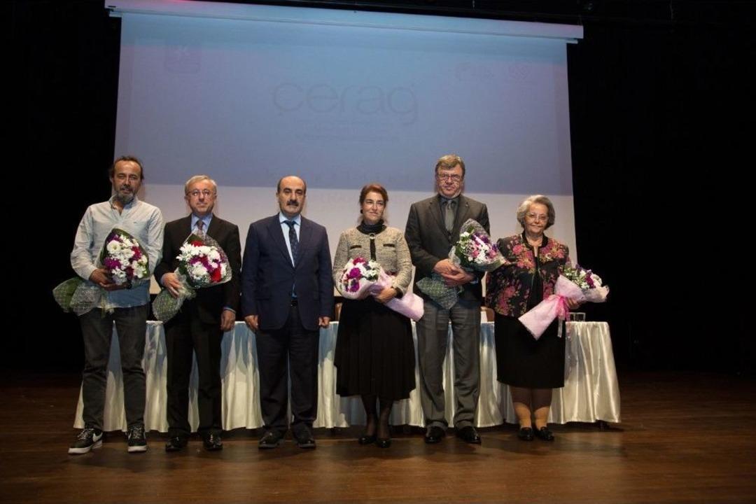 K&uuml;&ccedil;&uuml;k&ccedil;ekmece Belediyesi Geleneksel Sanatlar Akademisi İlk Mezunlarını Verdi