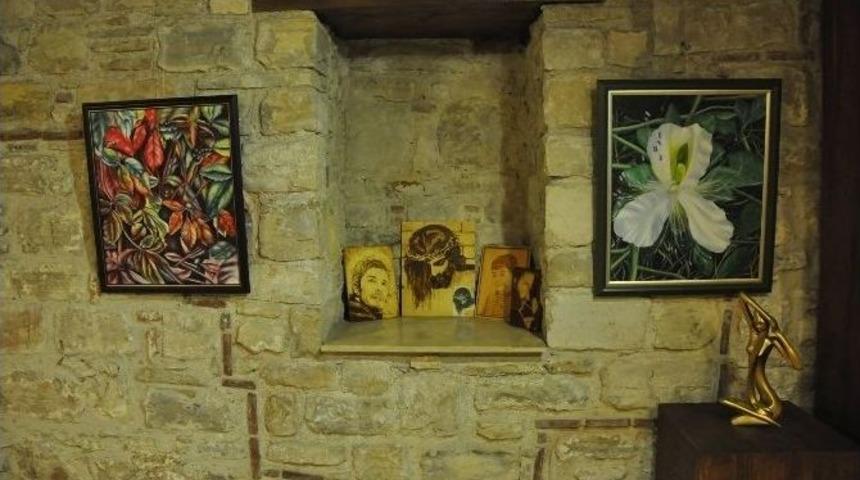 Kuşadası&rsquo;nda Eğitim-sen&rsquo;den 20. Yıl Sergisi