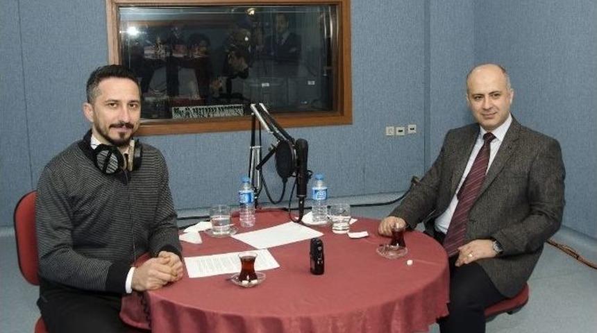 Rekt&ouml;r &Ccedil;amsarı, Me&uuml; Radyosu&rsquo;nun Konuğu Oldu