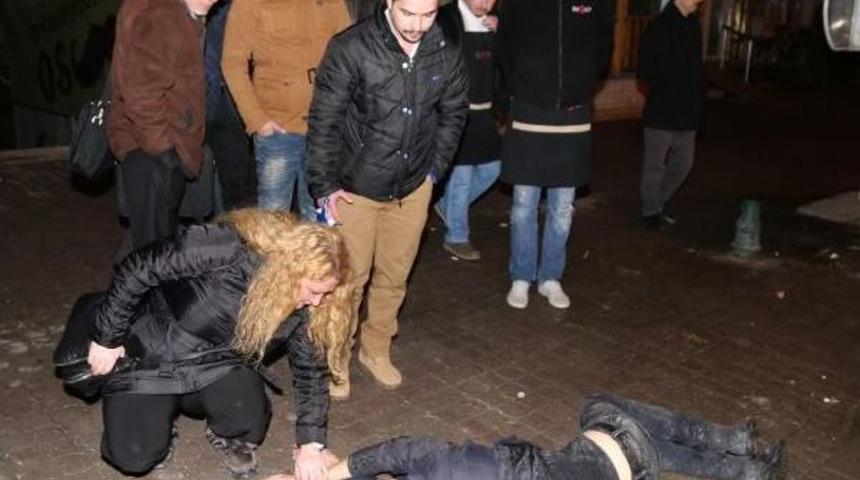 Eskişehir'de Otomobilin &Ccedil;arptığı Yaralı Gen&ccedil;, 1 Kilometre Aracın &Uuml;zerinde Gitti