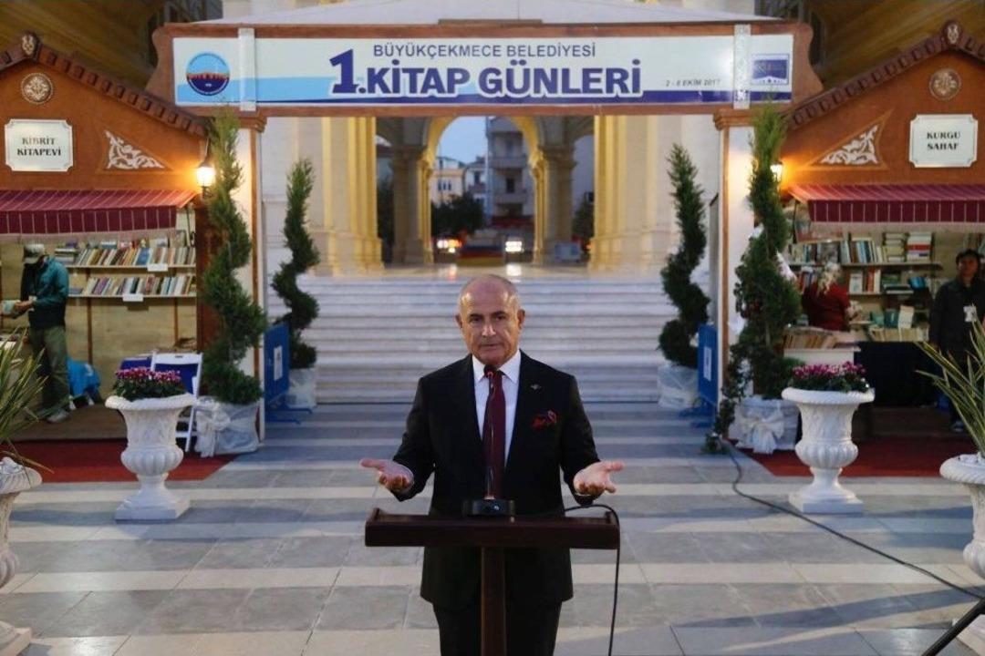 Başkan Akg&uuml;n: &ldquo;kitap G&uuml;nlerini 3 Kat B&uuml;y&uuml;tme Karar Aldık&rdquo;