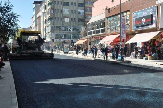 Faikbey Caddesi’nin Asfaltı Tamamlanıyor