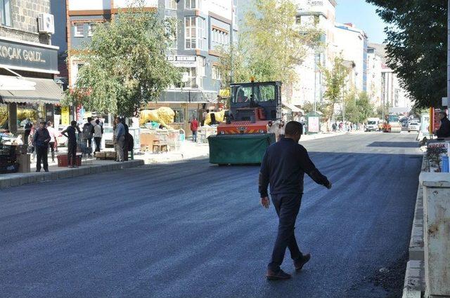 Faikbey Caddesi’nin Asfaltı Tamamlanıyor