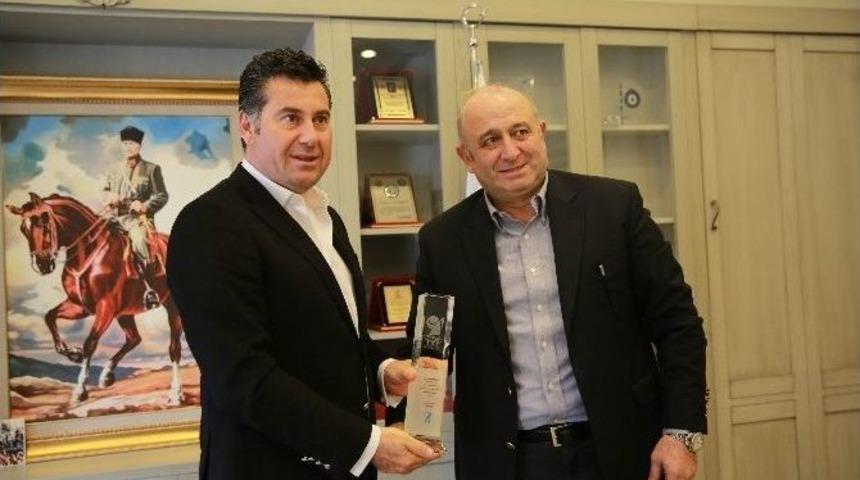 Yelken Federasyonundan Başkan Kocadon&rsquo;a &Ouml;d&uuml;l