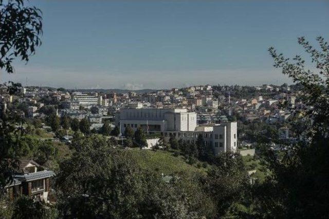 Fotoğraflar// Abd Konsolosluğu'na Gelenler Tatil Nedeniyle  Kapıdan Geri Dönüyor