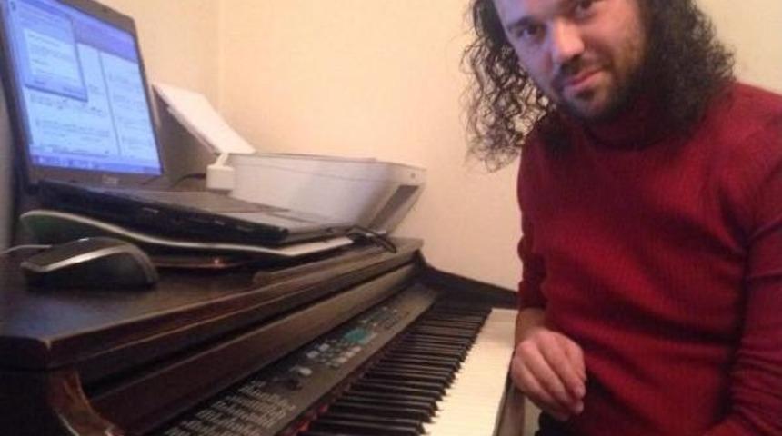 Başbakan Davutoğlu'na İzmir'den &Ouml;zel Şarkı