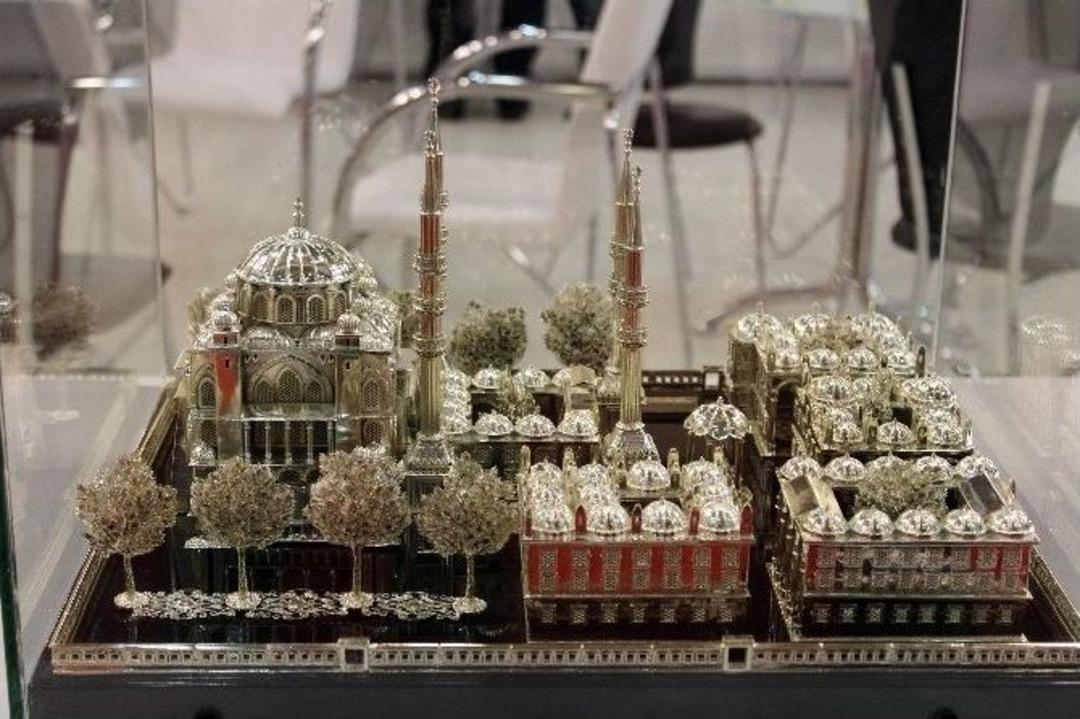 (&ouml;zel Haber) Ustalık &Ouml;l&uuml;nce G&uuml;m&uuml;şten S&uuml;leymaniye Camii Yaptı