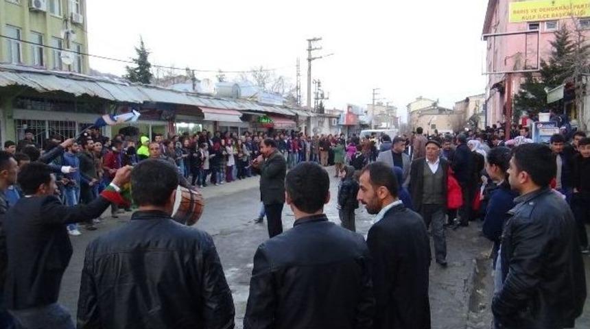 Kulp&rsquo;ta Kobani Kutlaması