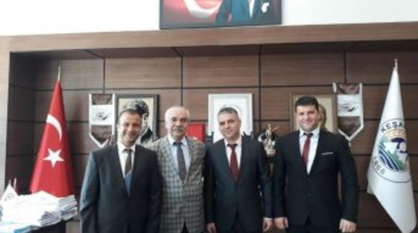 Başkan &Ouml;zcan Trepaş Y&ouml;neticilerini Ağırladı