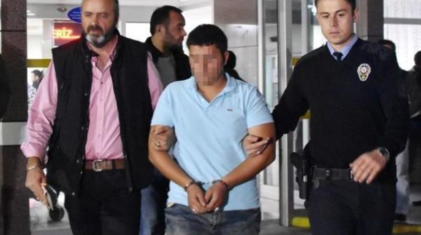 17 Yaşındaki Trafik Magandası, Tartıştığı S&uuml;r&uuml;c&uuml;y&uuml; &Ouml;ld&uuml;rd&uuml;,  'hepimiz &Ouml;leceğiz' Dedi