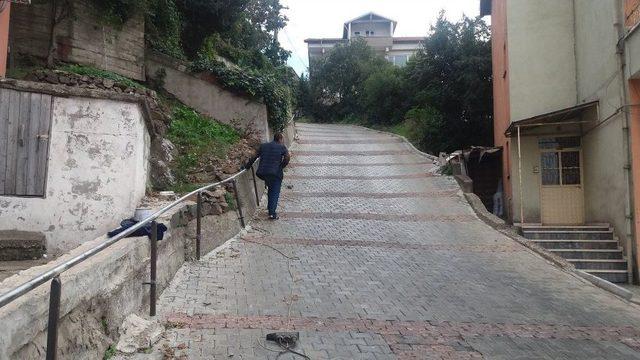 Gülüç Belediyesi Yol Kenarlarına Tutunma Barları Yapıyor