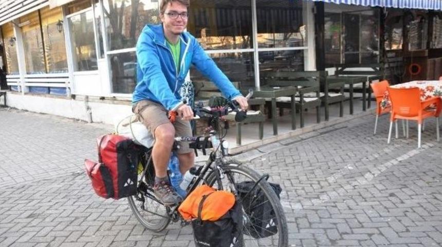 (özel Haber) Bisikletiyle Dört Ayda 14 Ülke Dolaştı