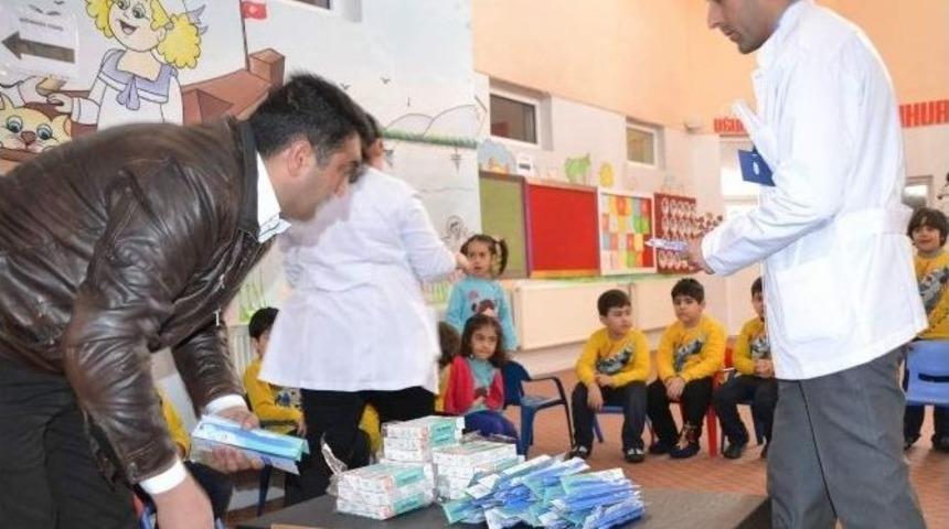 Siirt&rsquo;te Bin 200 &Ccedil;ocuk Diş Taramasından Ge&ccedil;irildi