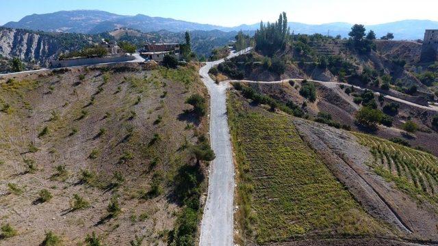 Dulkadiroğlu’ndan Kırsal Mahallelere 400 Bin Metrekare Kilit Parke