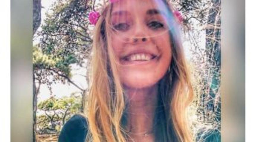 Havalimanı &Ccedil;alışanı Gen&ccedil; Kız Kalbine Yenik D&uuml;şt&uuml;