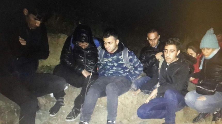 &Ccedil;&ouml;p Kamyonundan Suriyeli Ka&ccedil;ak G&ouml;&ccedil;men &Ccedil;ıktı