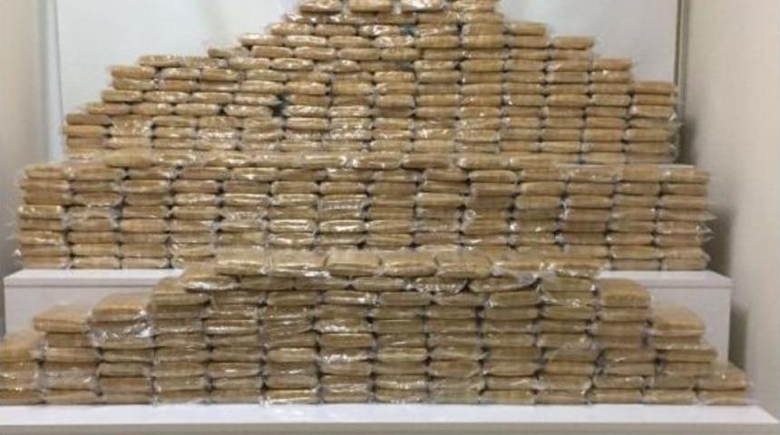 Jant Kapaklarının Arasından 240 Kilo Eroin Çıktı