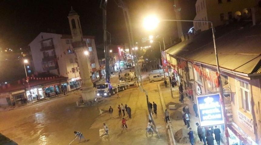 Cumhuriyet Caddesi’nde Yoğun Mesai