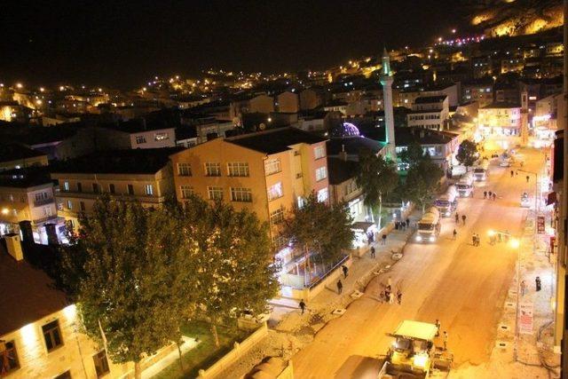 Cumhuriyet Caddesi’nde Yoğun Mesai