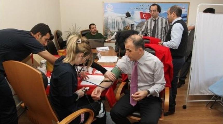 Erzurum İl Sağlık M&uuml;d&uuml;rl&uuml;ğ&uuml; Personeli Kan Bağışında Bulundu