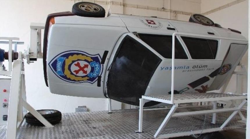 Fü’den Elazığ Emniyetine Çarpma Ve Takla Simülatör Cihazı