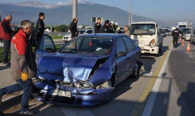 İnegöl’De Servis Aracı Kaza Yaptı; 10 Yaralı