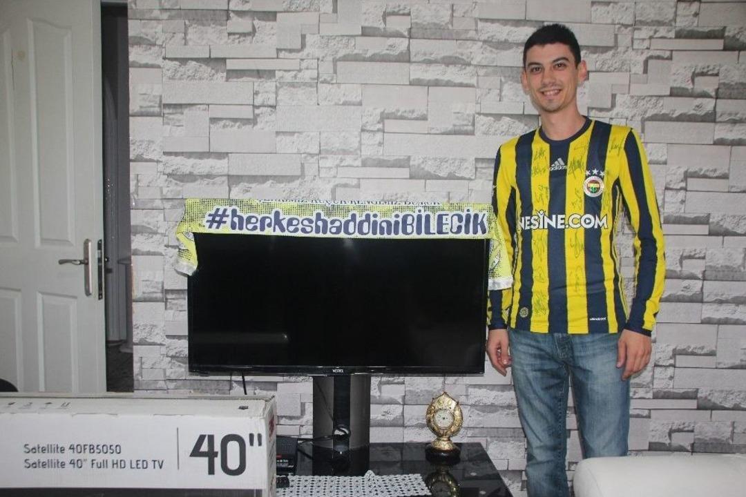 (&ouml;zel Haber) Mert Erdoğan: "ozan Tufan Boş Kaleye Gol Ka&ccedil;ırınca Kalkıp Televizyona Kafa Attım"