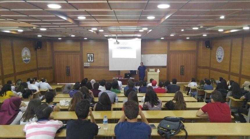 T&uuml; &Ouml;ğrencilerine Oryantasyon Programı D&uuml;zenlendi