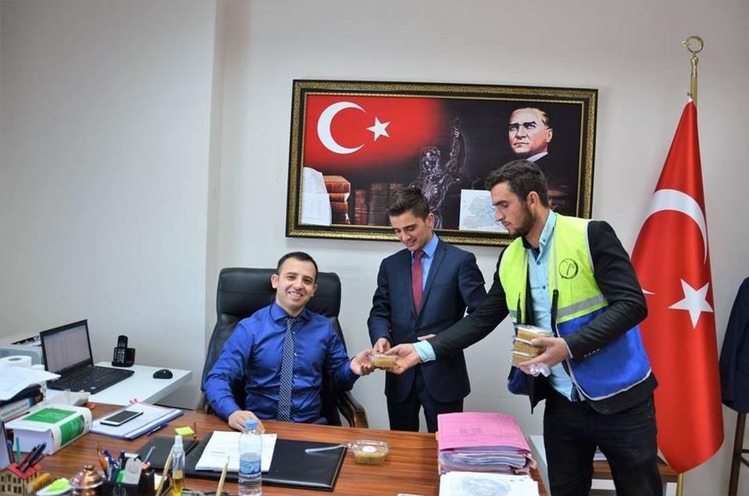 &Ccedil;at Belediyesi&rsquo;nden Aşure Etkinliği