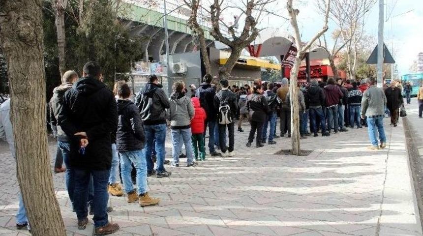 Eskişehirspor-galatasaray Ma&ccedil;ına Sayılı Saatler Kaldı