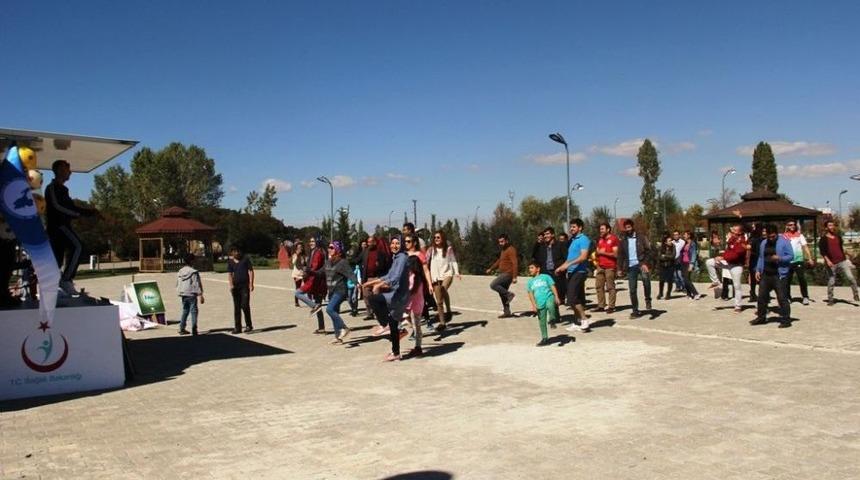 Van&rsquo;da "d&uuml;nya Y&uuml;r&uuml;y&uuml;ş G&uuml;n&uuml;" Etkinliği