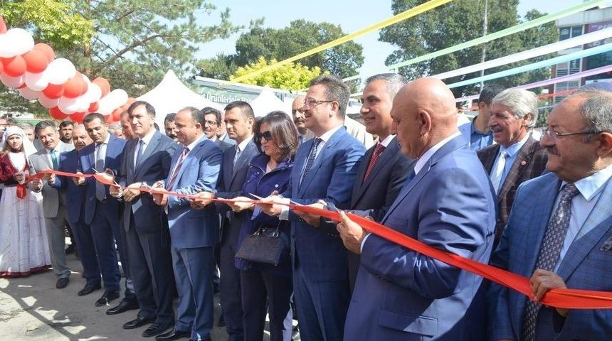 Iğdır&rsquo;da Bal Ve Y&ouml;resel &Uuml;r&uuml;nler Fuarı