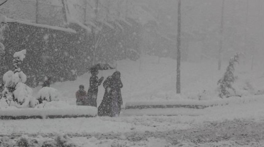 Hakkari&rsquo;de Kar Yağışı Başladı