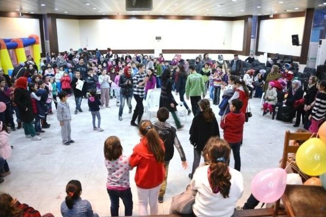 Gediz Belediyesinden Minik &Ouml;ğrencilere Karne Şenliği