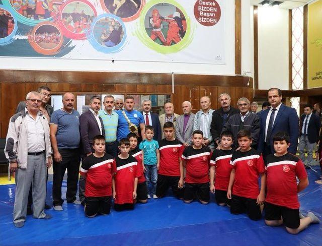 Başkan Baran, Körfez Spor Akademisini Ziyaret Etti