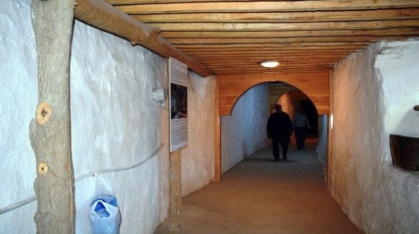 Arapgir&rsquo;de 800 Yıllık Cemevi Ziyaret&ccedil;i Akınına Uğruyor