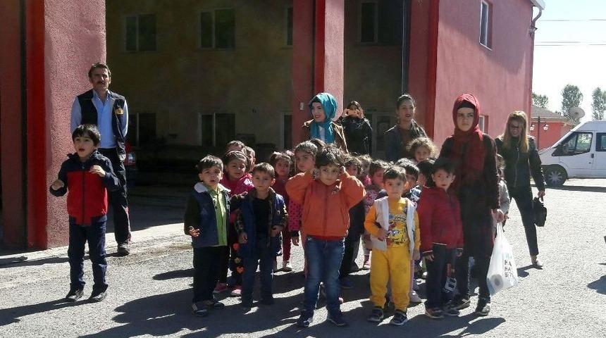 Minikler İlk Kez İtfaiyecilerle Tanıştı