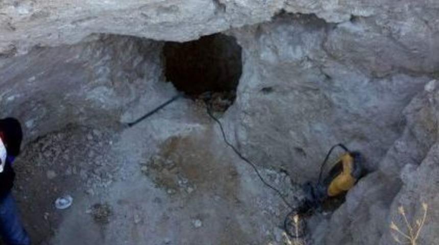 Kaçak Kazı Yapan 3 Kişi Suçüstü Yakalandı