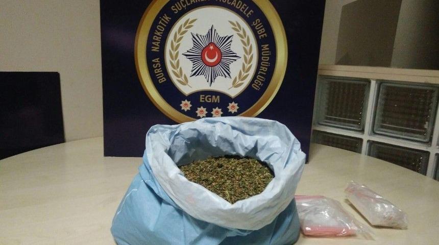 Uyuşturucu Tacirleri İhbar Sonucu Yakalandı