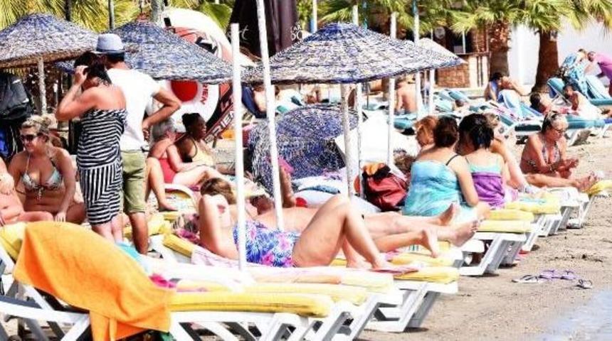 Bodrum'da Güneş Yüzünü Gösterdi, Plajlar Doldu