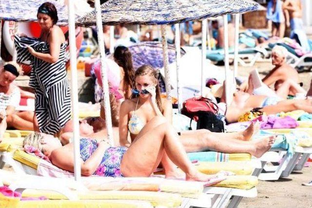 Bodrum'da Güneş Yüzünü Gösterdi, Plajlar Doldu