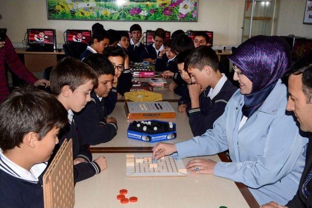 Meramlı Çocuklar ’bilim Kurdu’ İle Öğreniyor 1