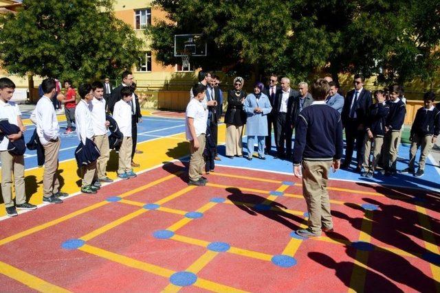 Meramlı Çocuklar ’bilim Kurdu’ İle Öğreniyor 3