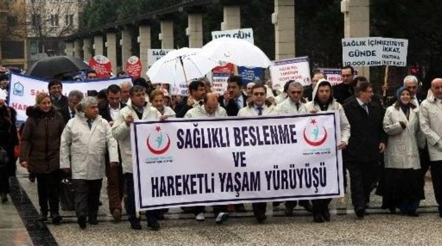 Yağmur Altında Sağlık İ&ccedil;in Y&uuml;r&uuml;d&uuml;ler