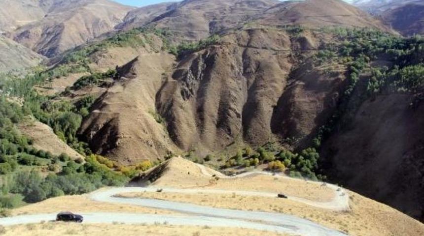 &Ccedil;atak Kaymakamı: Vatandaştan Oy Alıp, Ter&ouml;ristlere Hizmet Ettiler