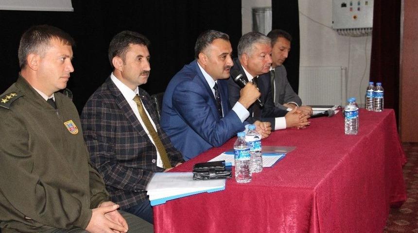 İl&ccedil;e Protokol&uuml;nden &Ouml;ğrenci Taşımacılığı İle İlgili Toplantı