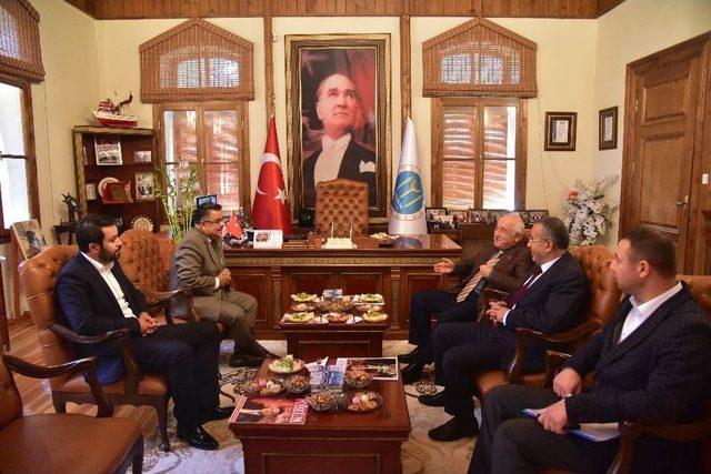 Eski Tbmm Başkanı Cemil Çiçek İle Başkan Yağcı Bir Araya Geldi 1